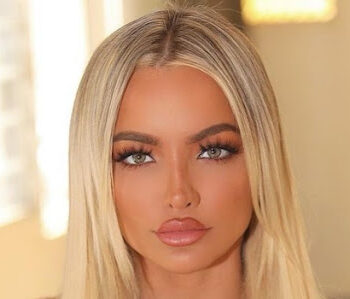 Lindsey Pelas net worth 2022 .